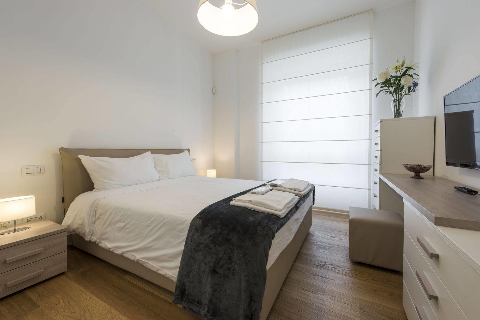 Milan Royal Suites Экстерьер фото