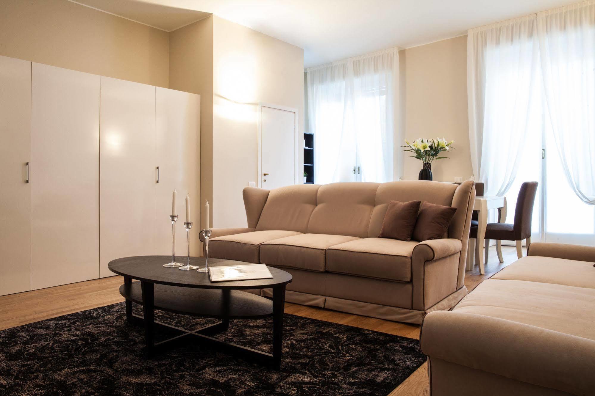 Milan Royal Suites Экстерьер фото