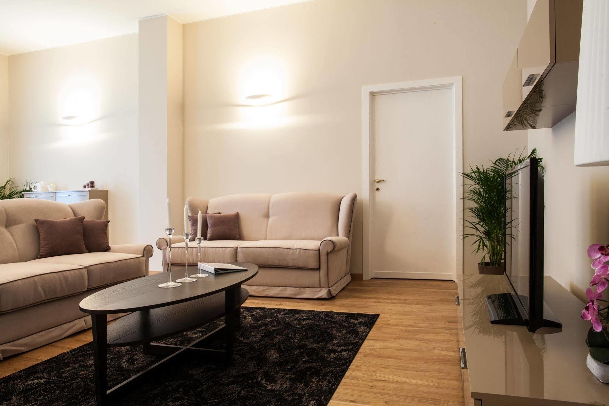 Milan Royal Suites Экстерьер фото