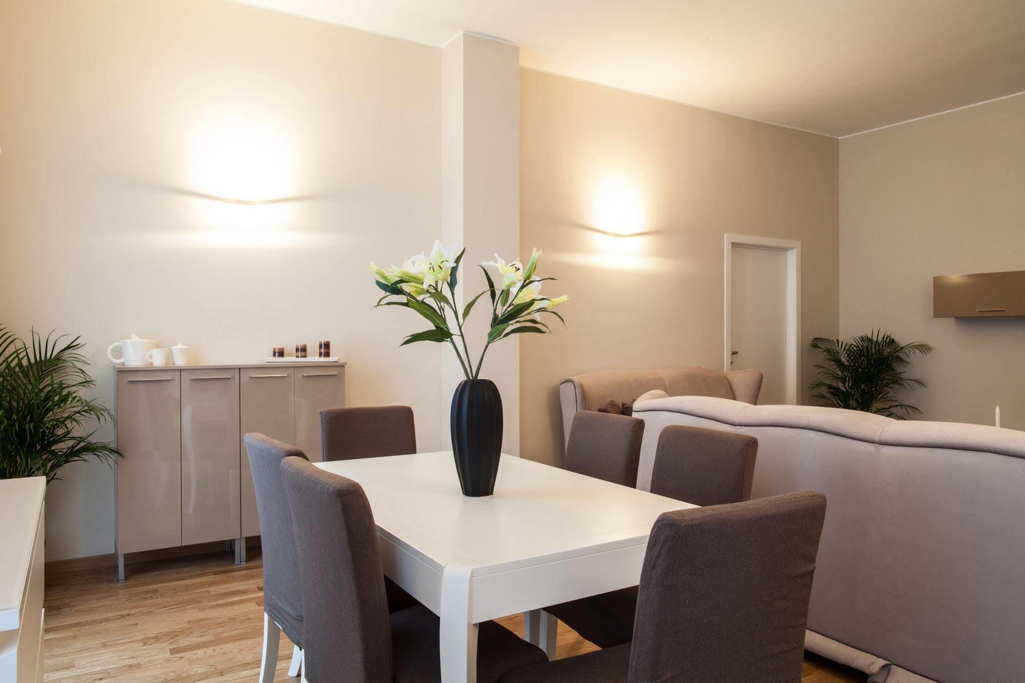 Milan Royal Suites Экстерьер фото
