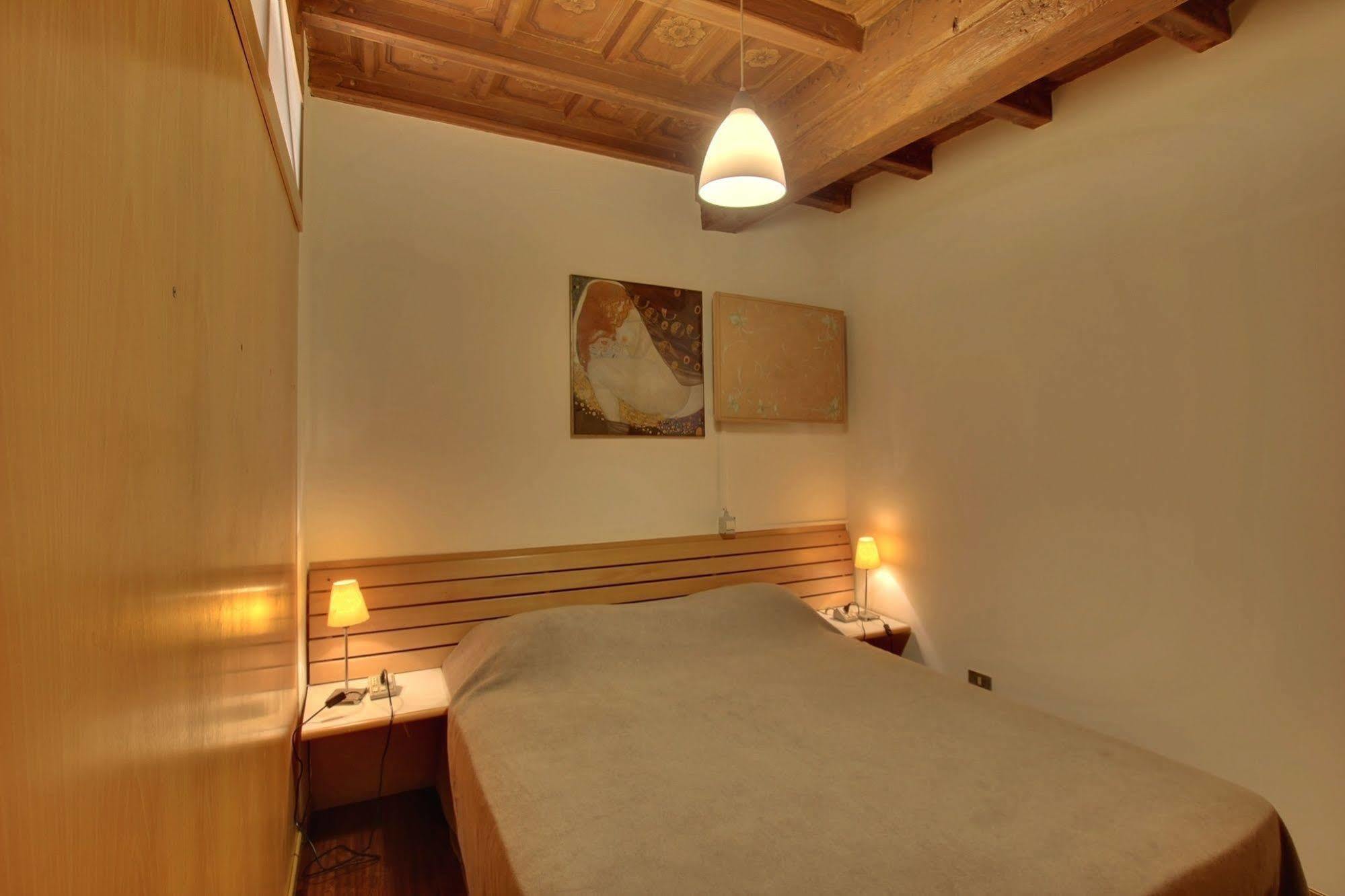 Milan Royal Suites Экстерьер фото