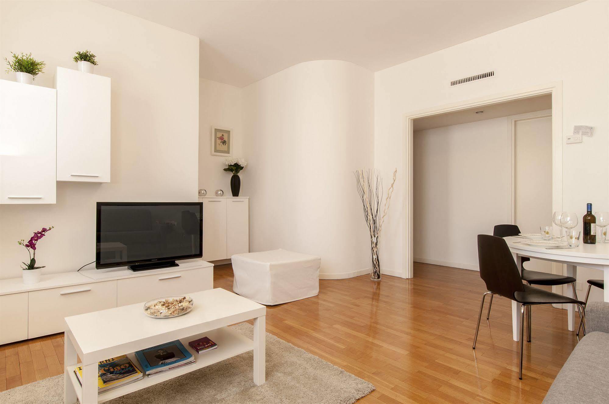 Milan Royal Suites Экстерьер фото