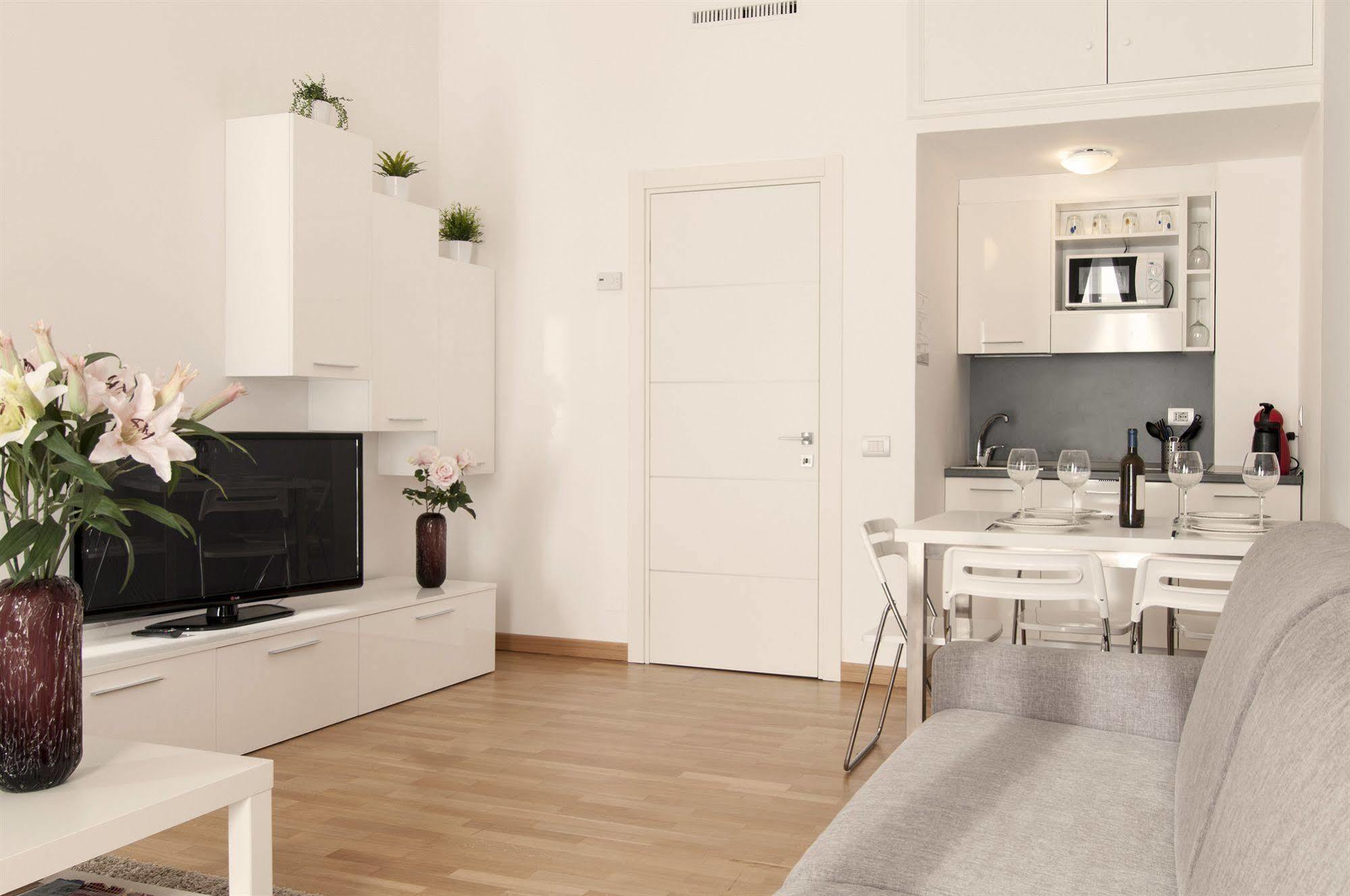 Milan Royal Suites Экстерьер фото