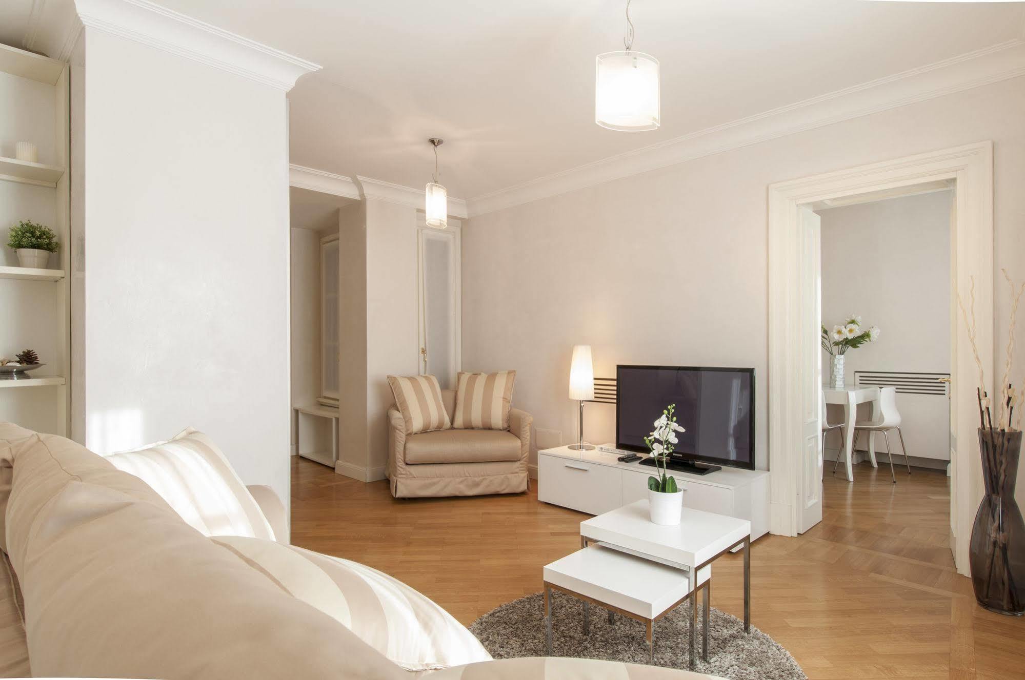 Milan Royal Suites Экстерьер фото