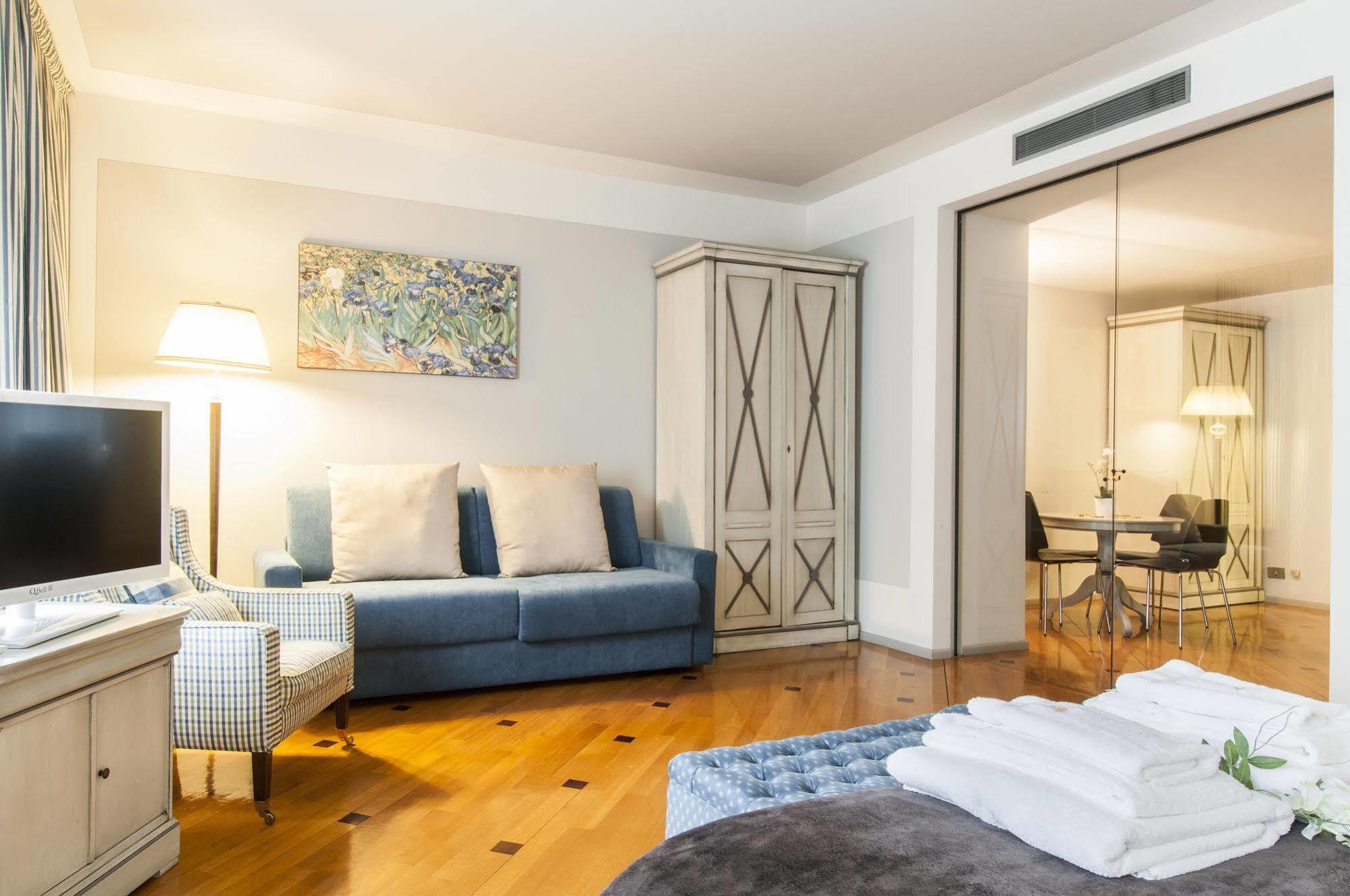 Milan Royal Suites Экстерьер фото